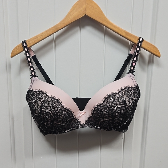 Victoria's Secret Other - NEW 34DD Victoria's Secret Black and Pink Lace Bra
